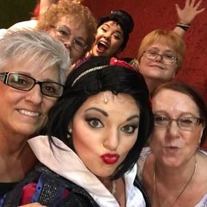 Meet your Posher, Laurie